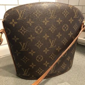 Authentic Louis Vuitton crossbody